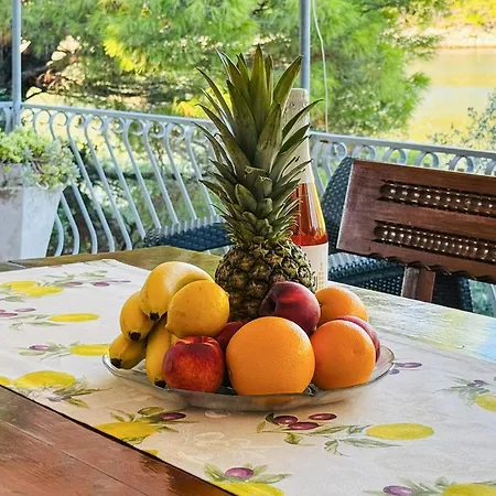 Vakantiehuis Poplat 19 *