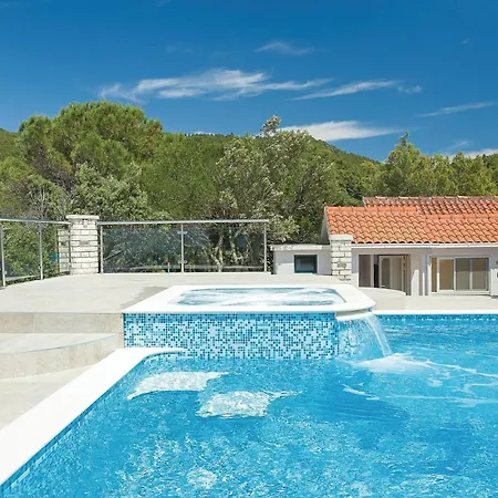 Ferienhaus Stunning In Poplat With House Sea View