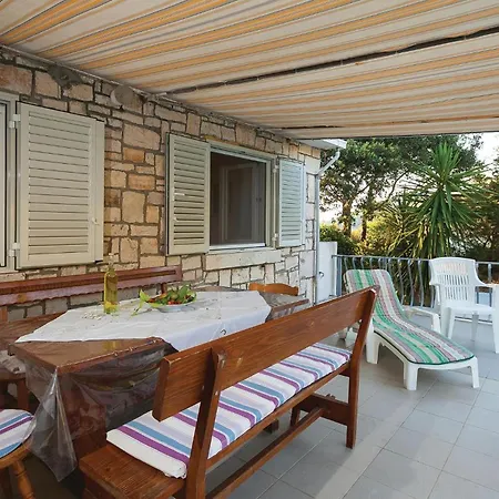 Ferienhaus Stunning In Poplat With House Sea View Vela Luka