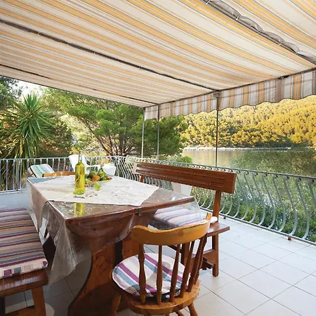 Vakantiehuis Poplat 19 *